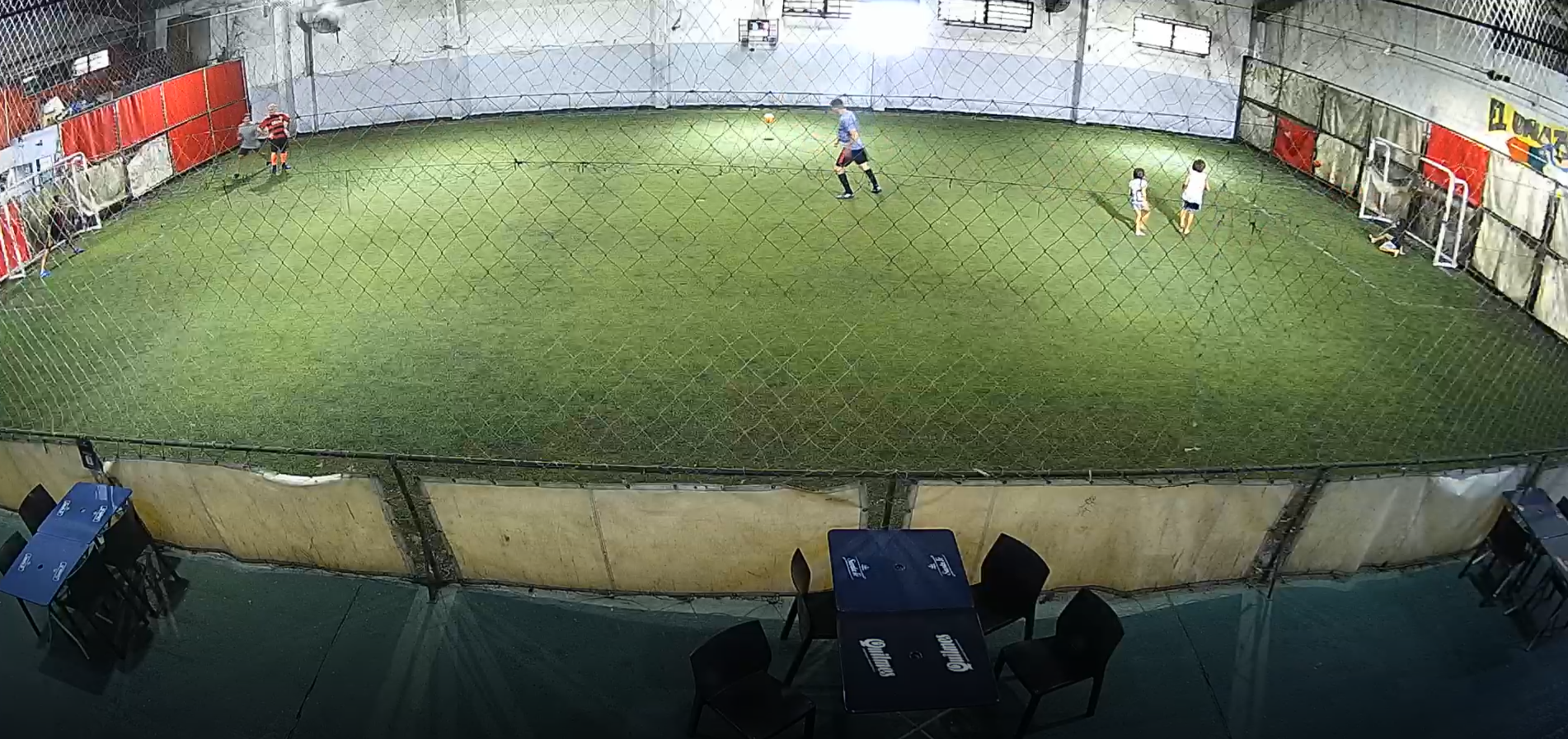 Cancha de fútbol con sistema de cámaras