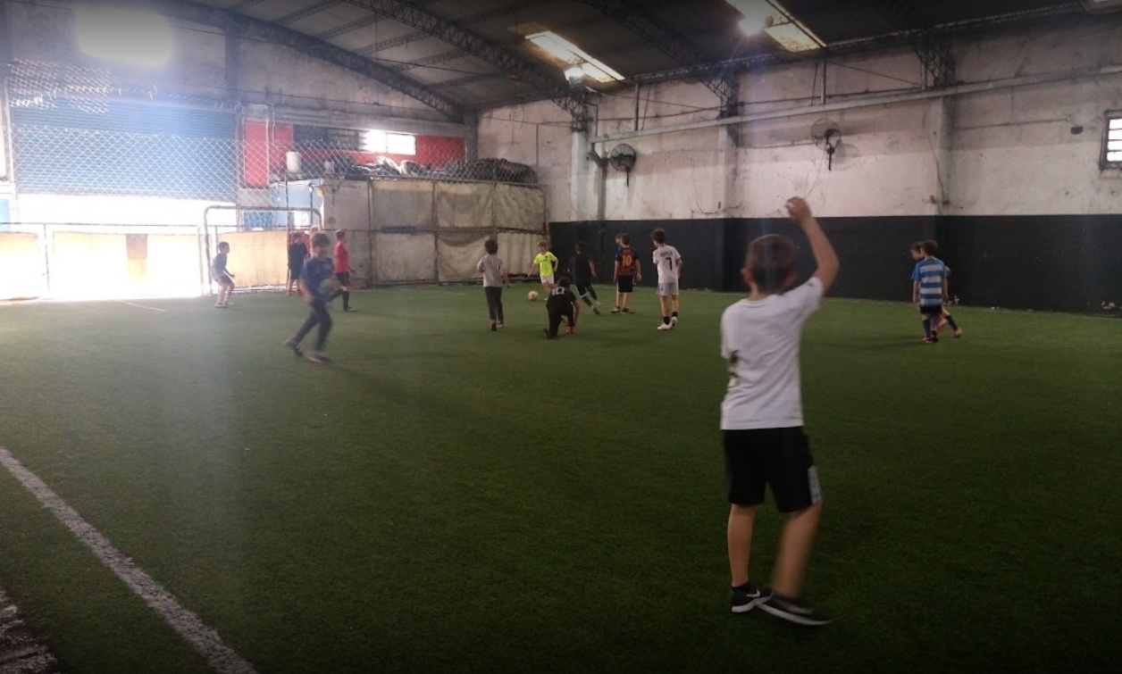 Cancha de fútbol con sistema de cámaras